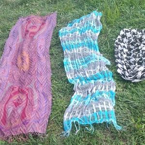Women scarves